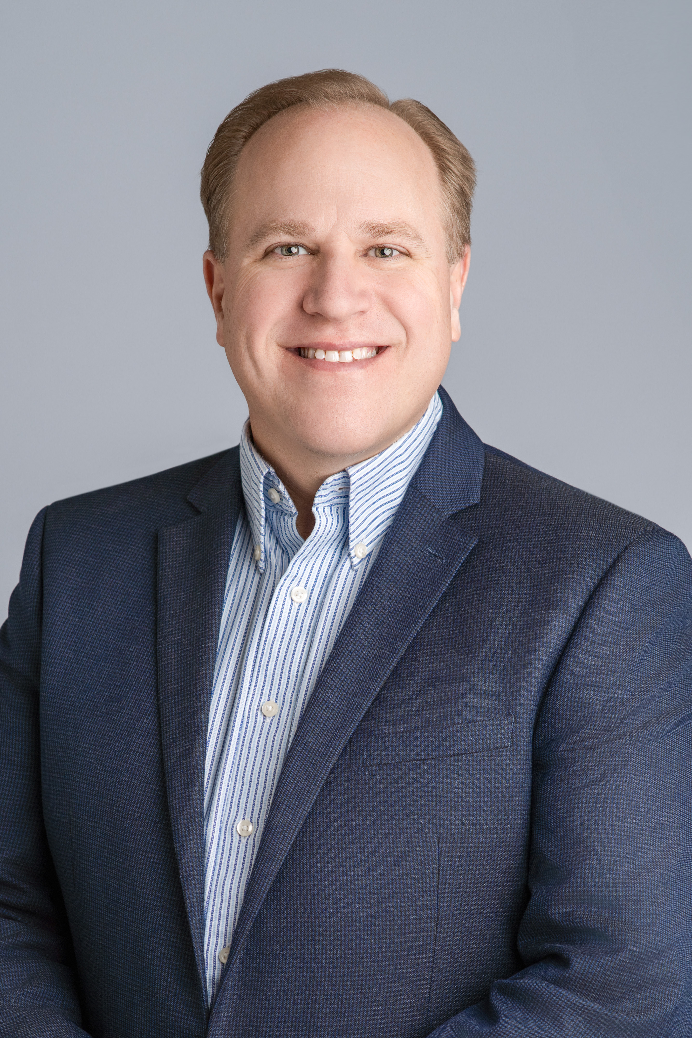 Kevin Robertson, Executive Managing Director, Chief Revenue Officer (CRO).