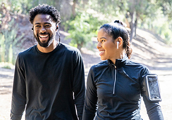 couple-hiking